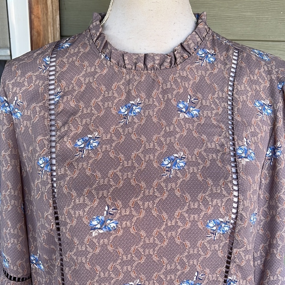 WAYF Floral Tiered Bell Sleeve Blouse - Picture 2 of 11